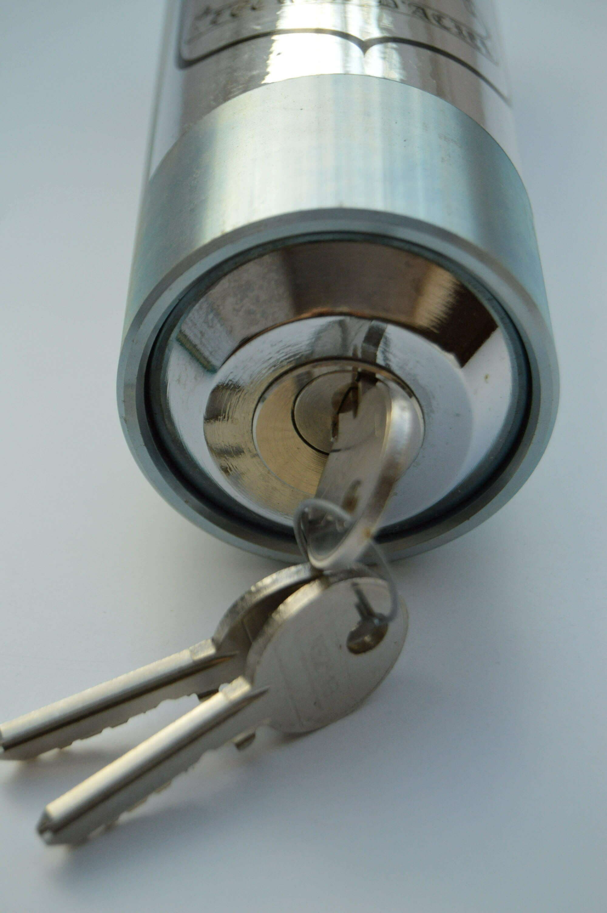 Mini coffre Ø 60 mm À clé